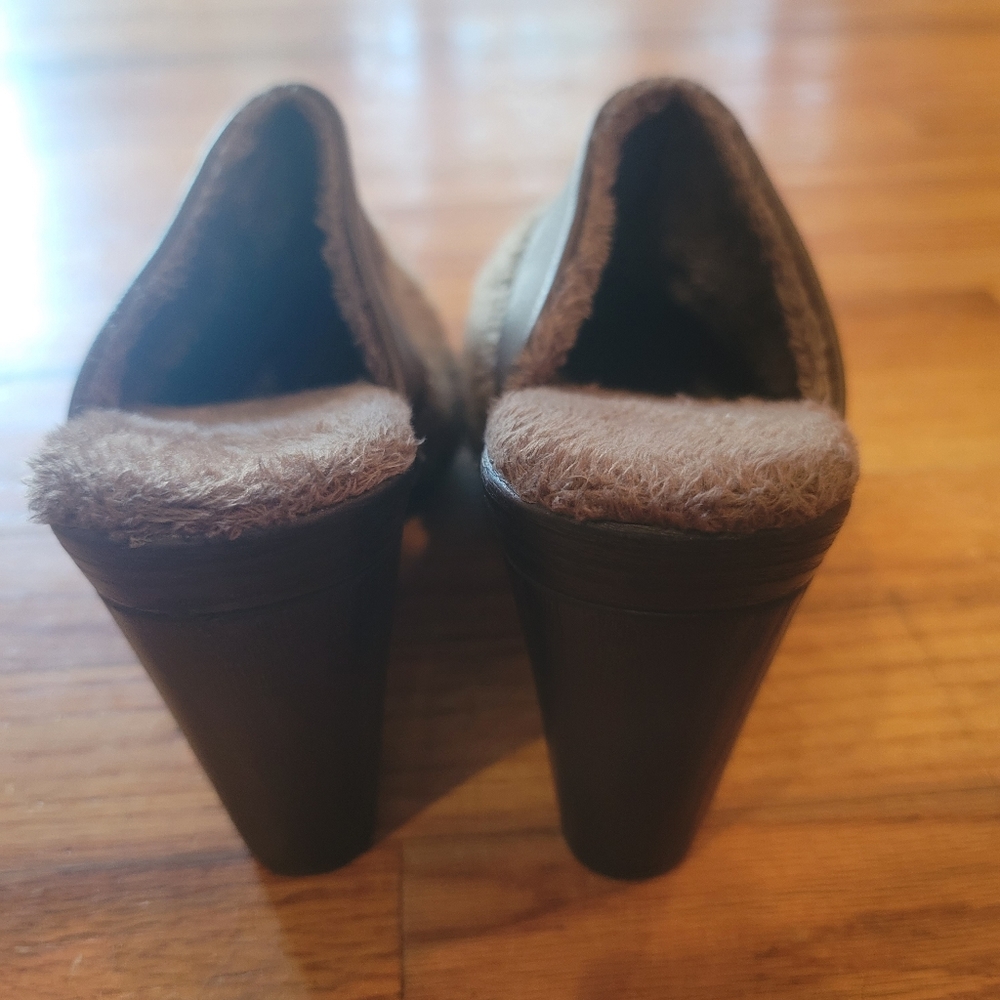 Muk Luks Kameryn Brown Sweater Mules size 38/8 - Picture 5 of 8